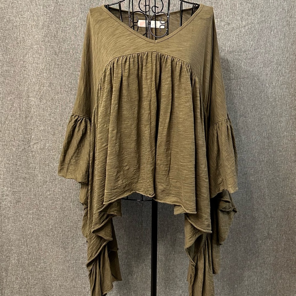 FREE PEOPLE Beach Bohemian Crop Tee- size small